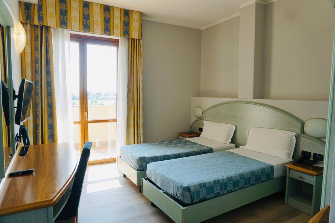Hotel Europa Milano Rosate Luaran gambar